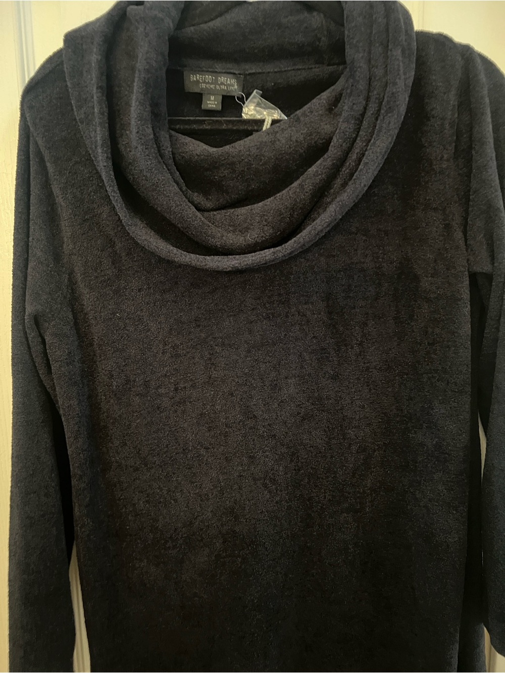 NWT Barefoot Dreams Black Plush Cowl Neck Sweater sz M
